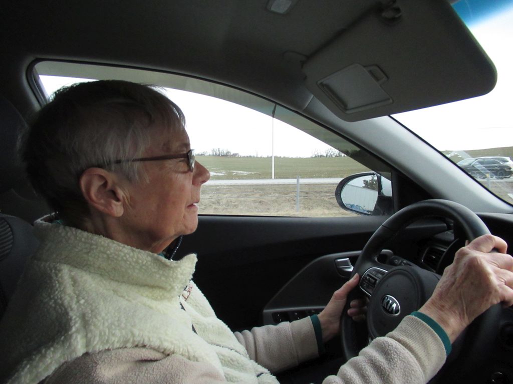              Alison at the Whieel of the Kia Niro                  